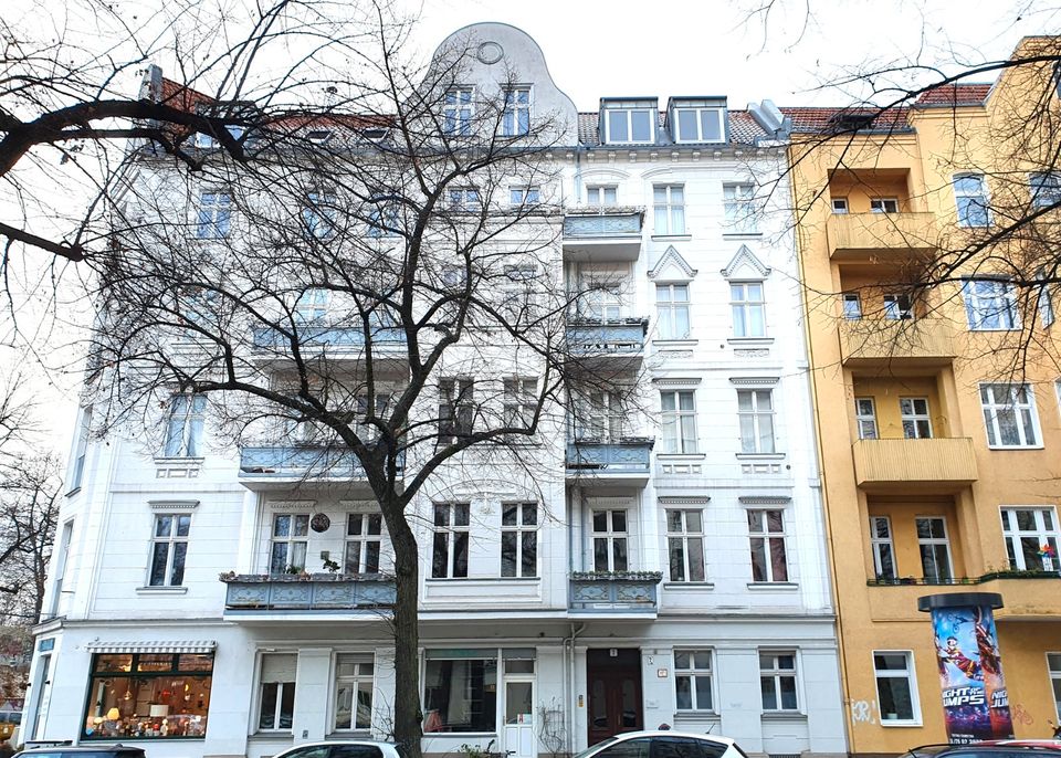 Verkauf als Kapitalanlage - beliebte Lage Charlottenburg, 2 Zi, Aufzug, Balkon