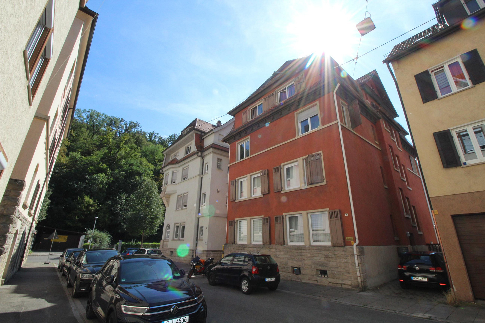 Frisch renovierte E.G Wohnung mit Balkon und Garten zur Mitnutzung