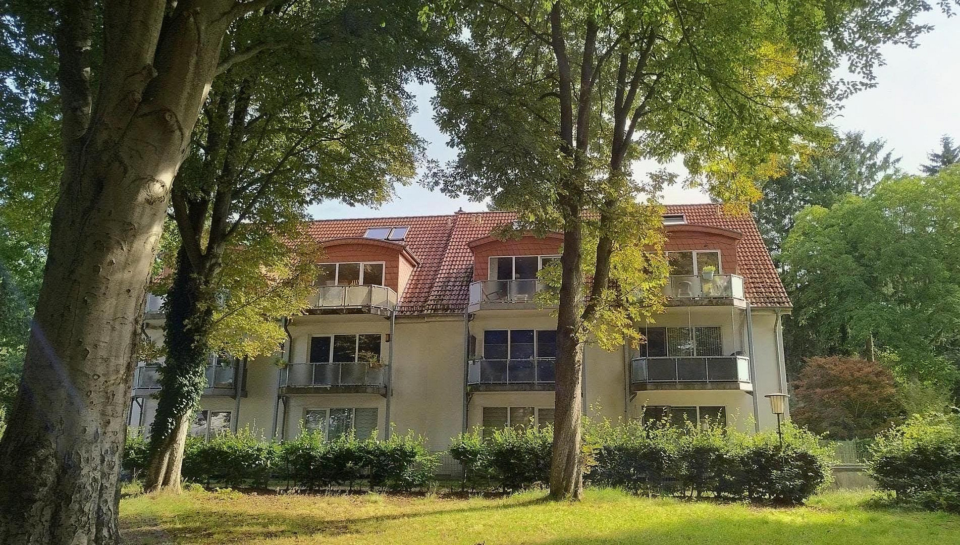 Natur & Premium-Komfort:  3 Zi. Whng. Maisonette-Idyll mit Balkon ,Garten TG-Pl. Meiendorf