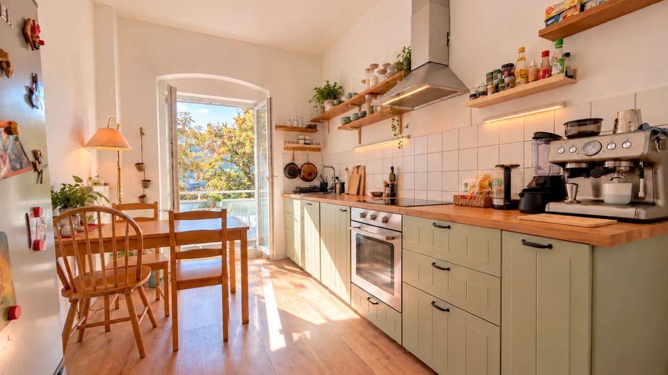Provisionsfrei – Helle 2-Zi.-Wohnung mit Balkon in Pberg