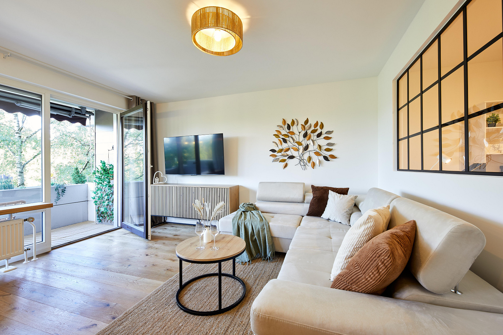 Top renovierte  2,5-Zimmer-Wohnung in Bestlage – provisionsfrei