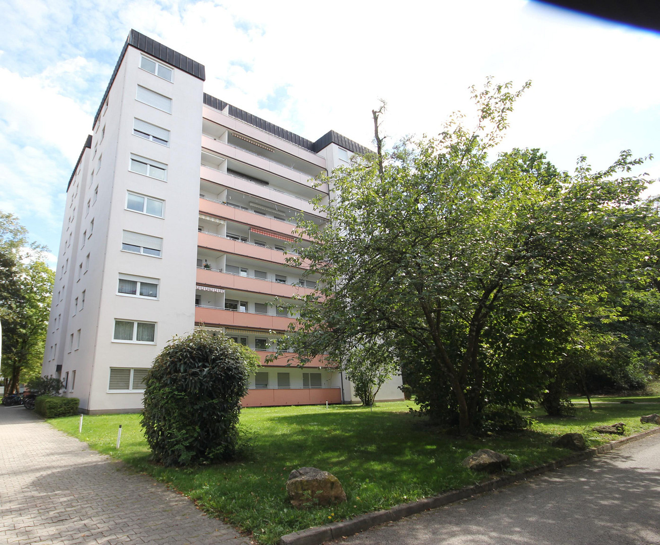 Vollvermietete 4-Zimmer-WG-Wohnung in Hadern, saniert und möbliert