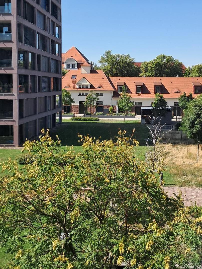 Exclusive 3 ZW, Deckenkühlung, Fussbodenheizung in Parkanlage mit Wasserspielen, 2 Bäder