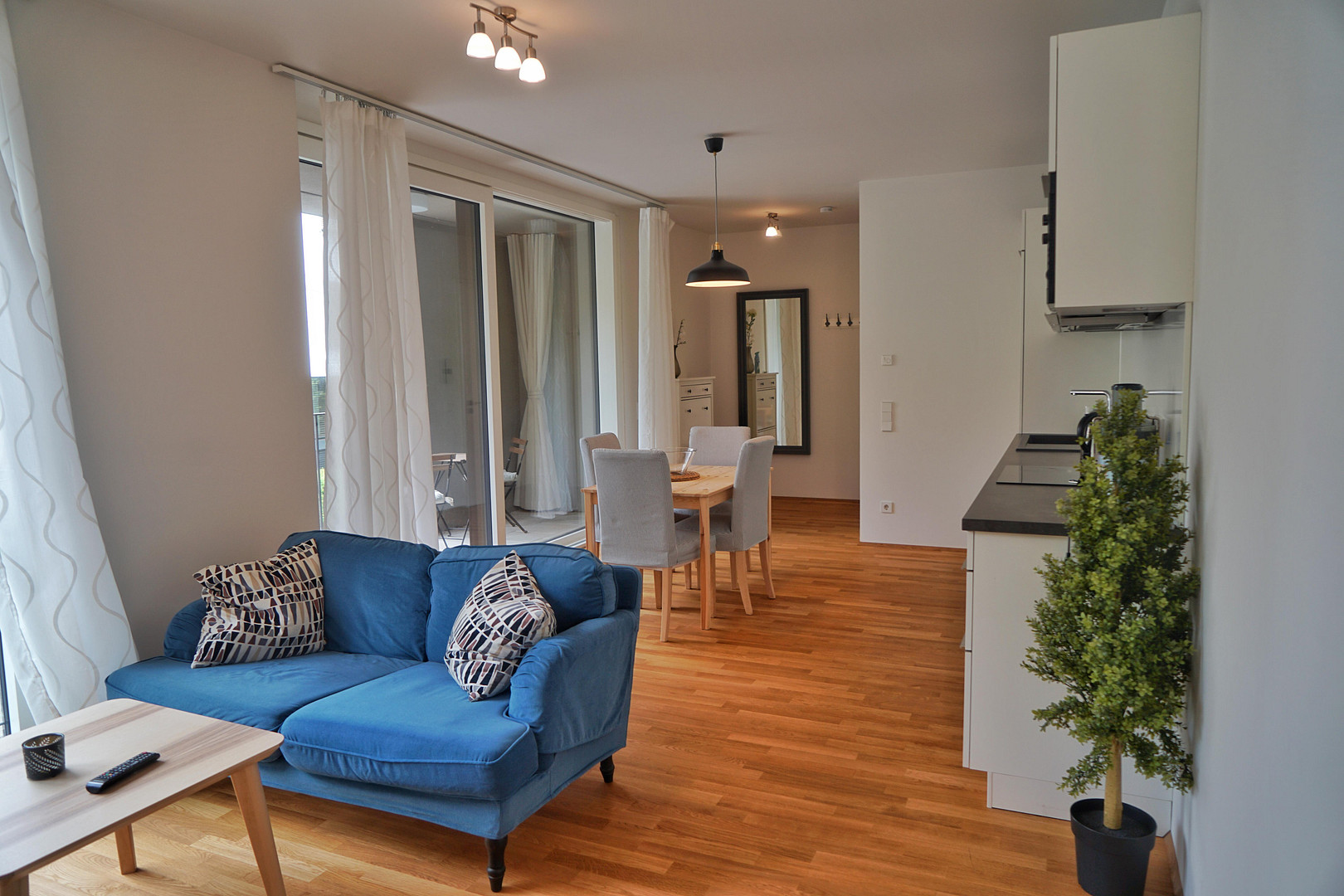 Schöne 3-Zimmer-Wohnung mit Loggia im „Villengarten