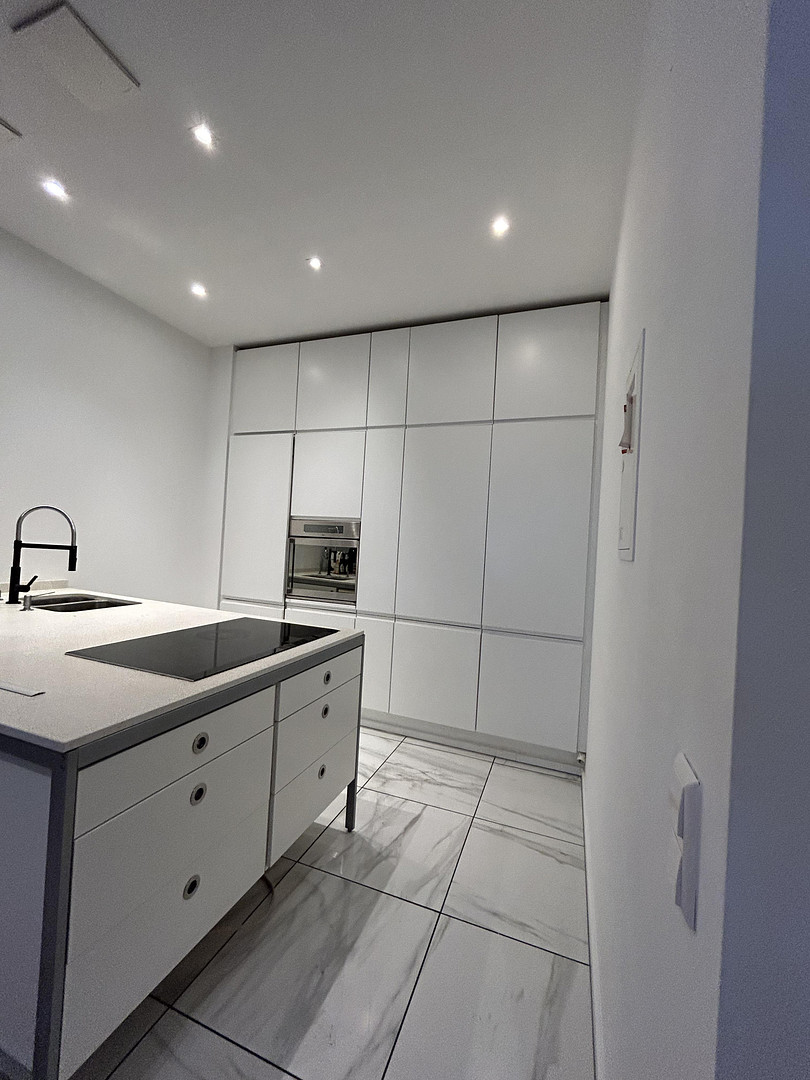 Großzügige 7-Zimmer-Wohnung mit 2 Balkonen und 2 Stellplätzen in Karlsruher Top-Innenstadtlage