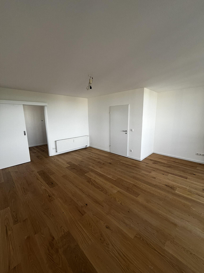2-Zimmer-Wohnung in Augsburg – kernsaniert, Balkon, Weitblick, bezugsfertig