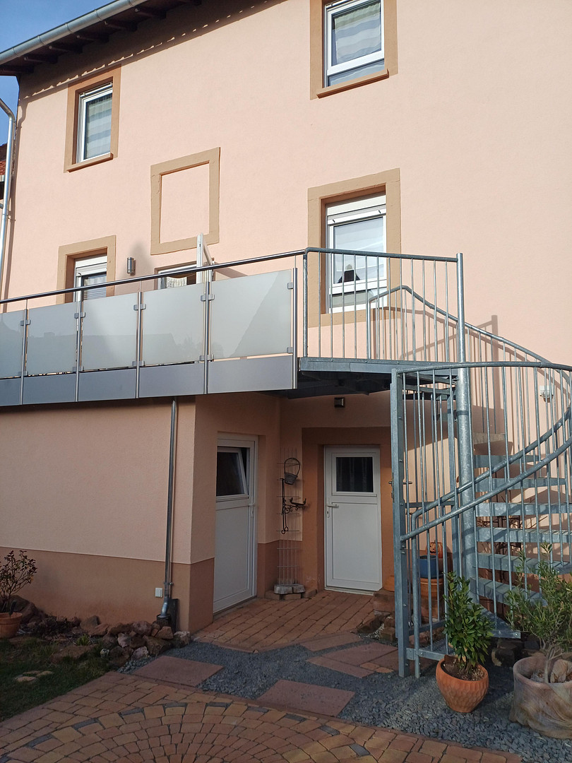 Saniertes Einfamilienhaus in Kaiserslautern Erfenbach auf Eigentumsgrundstück, mit Anbau und Garten
