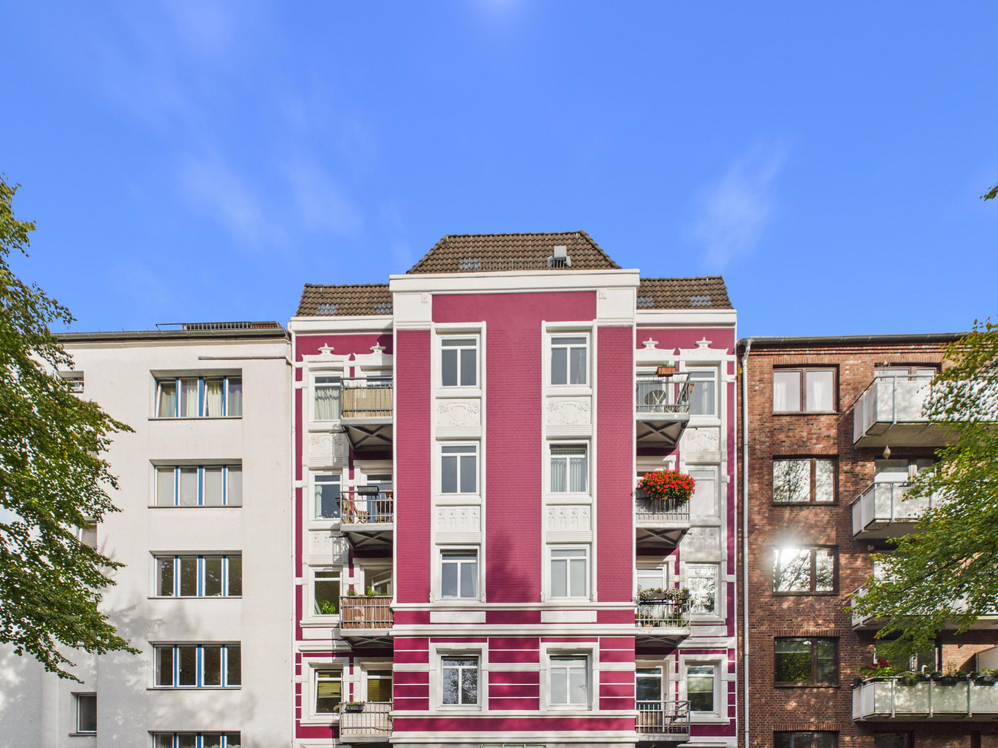 Bezugsfreie Altbauwohnung in Eimsbüttel mit 2 Zimmern und Gestaltungspotenzial