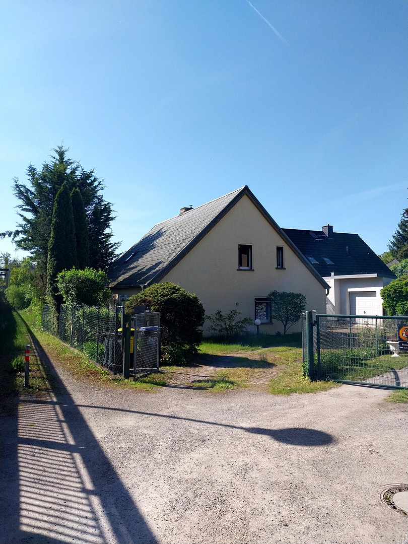 Seltene Wasserlage in Potsdam – Einfamilienhaus mit Steg & Seeblick