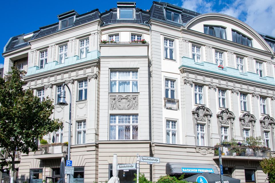 Vermietete helle 4-Zimmer-Gründerzeitwohnung in Friedenau mit guter City-Anbindung +Provisionsfrei+
