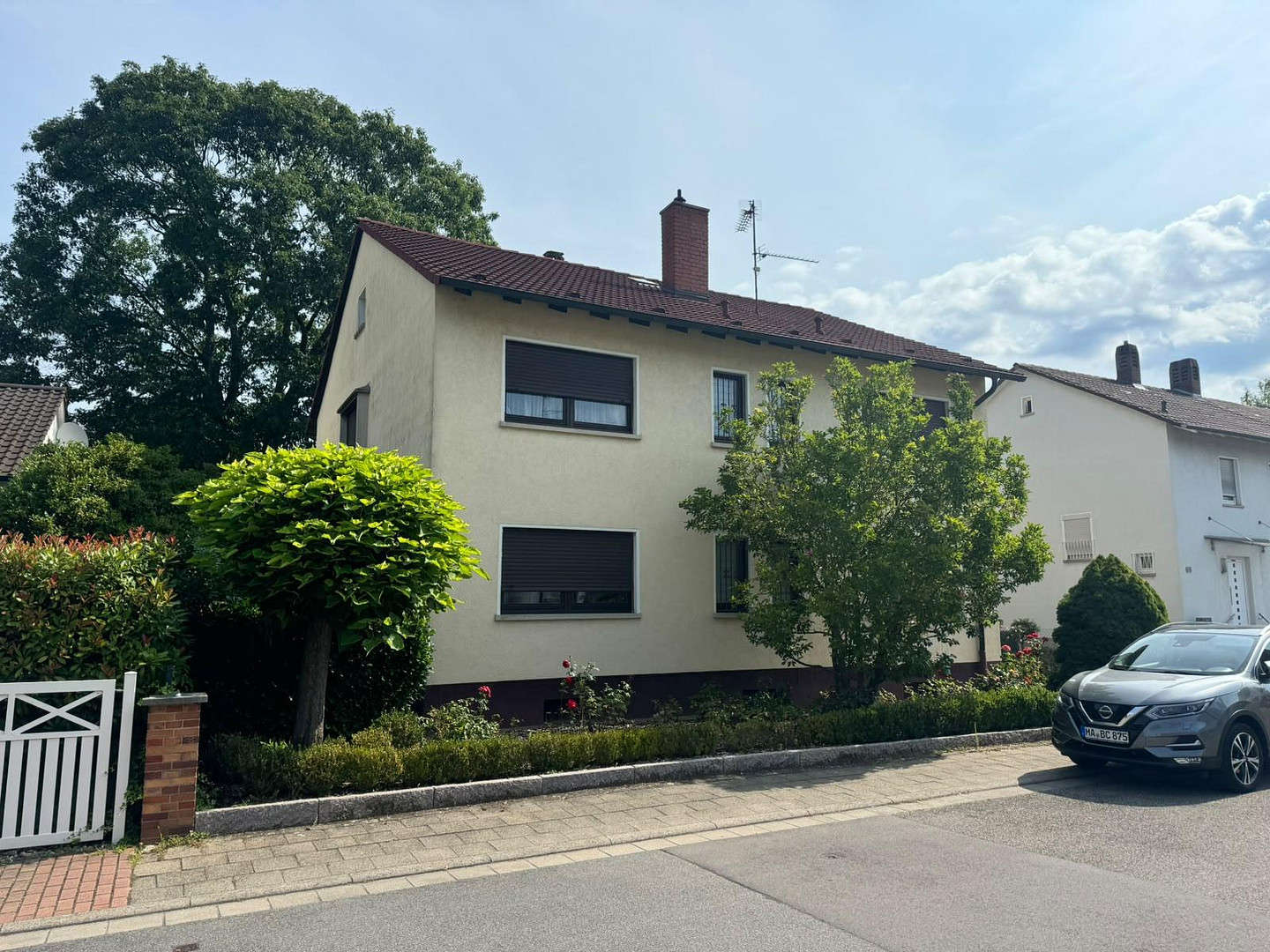 Ein-Zweifamilienhaus in Neu-Edingen 68535