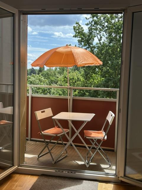 Apartment mit Einbauküche, Duschbad, Balkon, Stellplatz, Nähe BER & Freie Universität Berlin