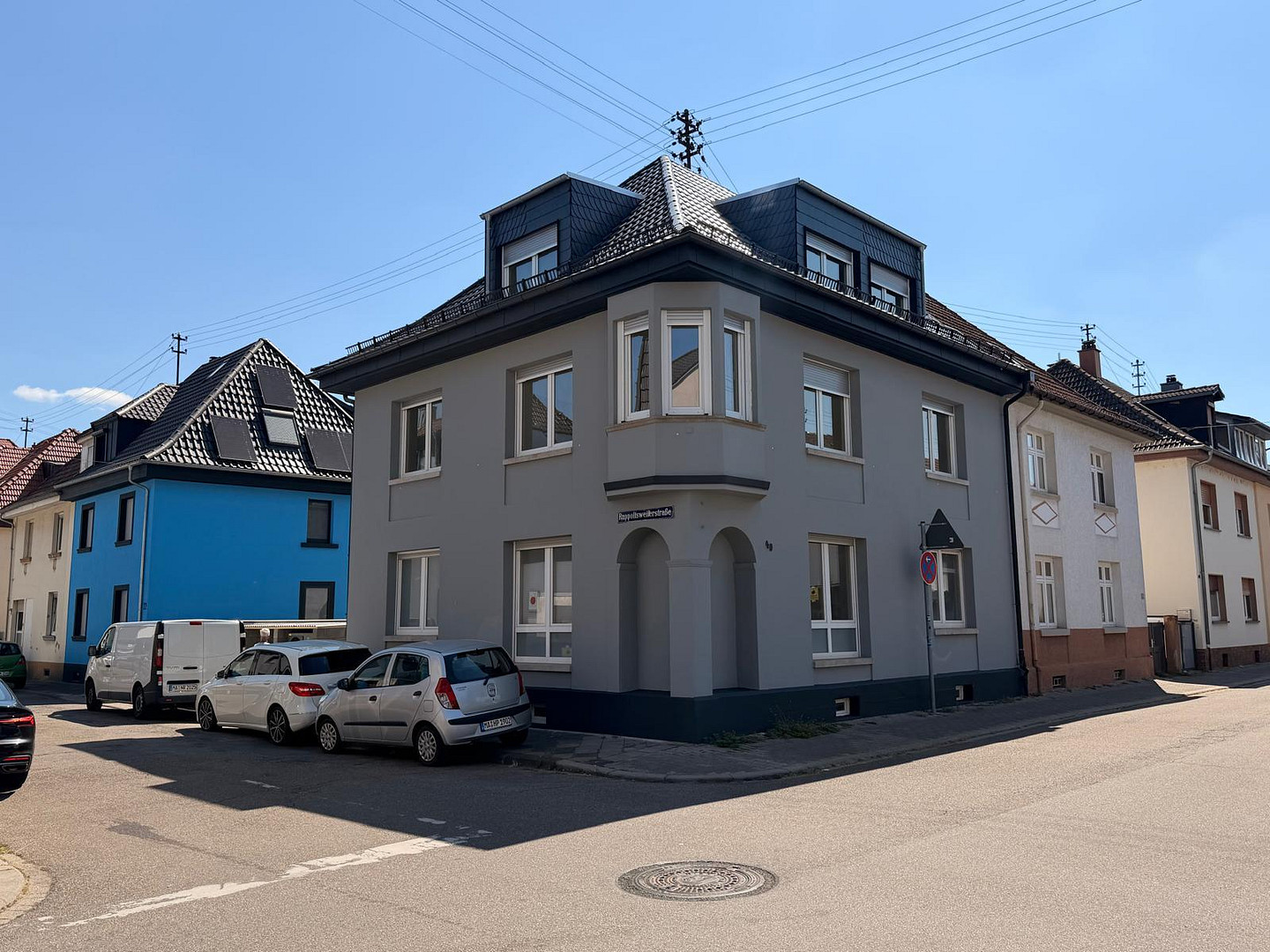 Kernsanierte 90-m²-Wohnung mit großzügiger Terrasse in vollständig saniertem Mehrfamilienhaus