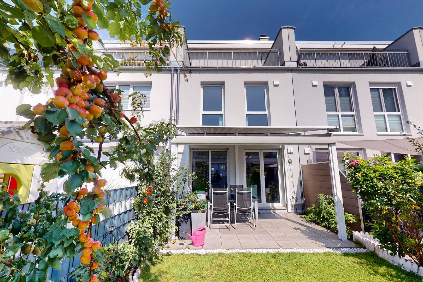 Modernes Reihenmittelhaus mit Garten und Dachterrasse in Berlin-Lichtenrade