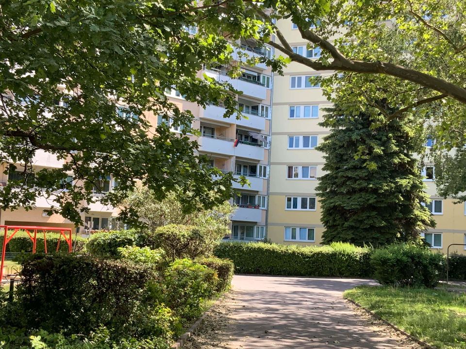 provisionsfreie bezugsfreie  2-Zimmer-Wohnung mit Balkon in Reinickendorf
