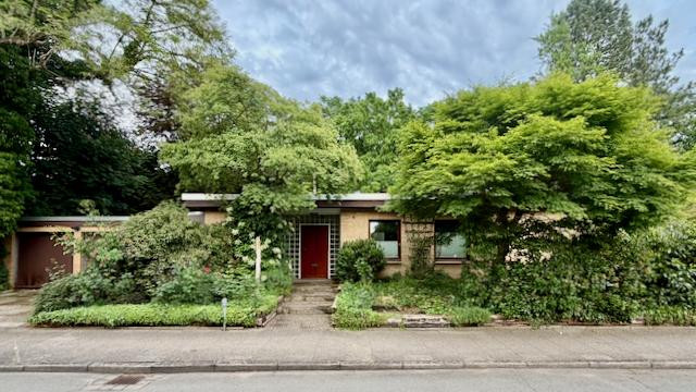 Rissen - Bungalow mit Entwicklungspotential  **courtagefrei**