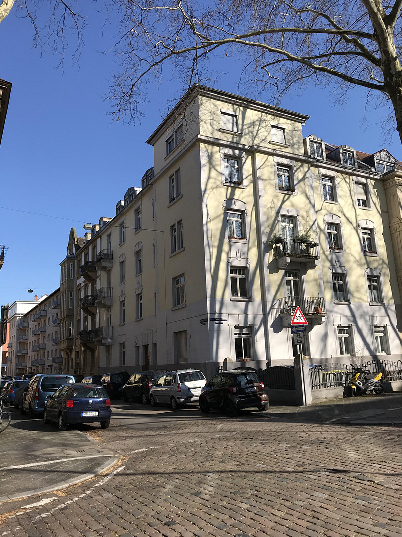 Provisionsfrei: Helle 3-Zimmer-Altbauwohnung mit Fernwärme in Mannheim (Max-Joseph-Straße)