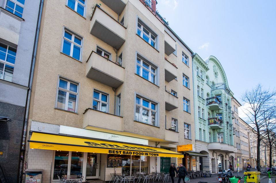 Urban vibes: 3-Zimmer-Gründerzeit-Wohnung + in Friedrichshain + Jetzt provisionsfrei investieren