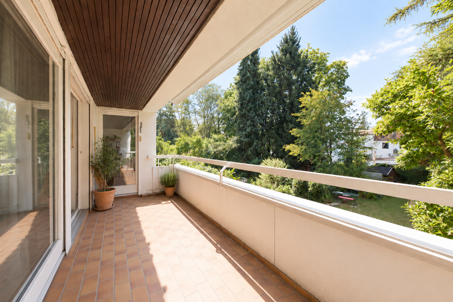 Ruhige 3-Zimmer-Wohnung in Harlaching mit zwei Balkonen und Grünblick