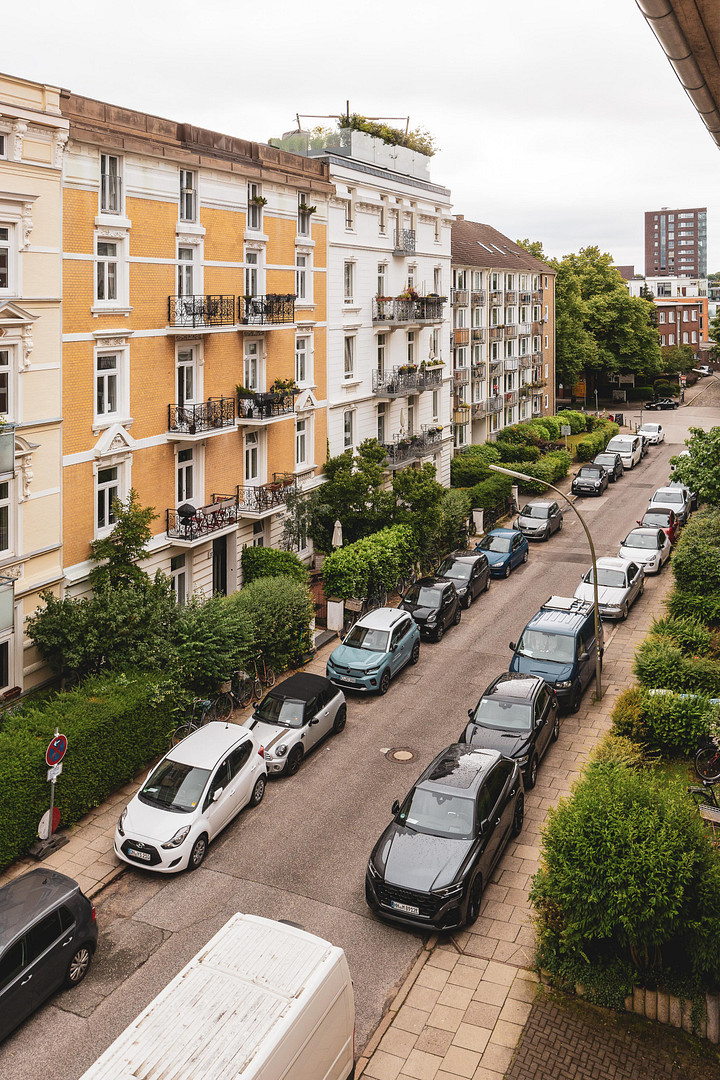 Provisionsfrei: Lichtdurchflutete 3-Zi-Endetage mit großem Südwest-Balkon | Eppendorf/Hoheluft-Ost
