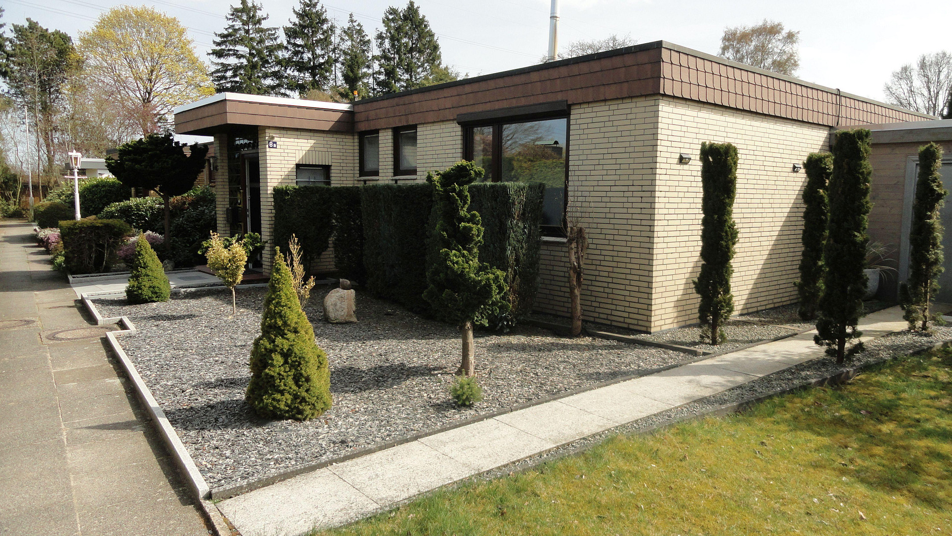 Attraktiver Endreihenhaus, Endbungalow in Hamburg-Rahlstedt