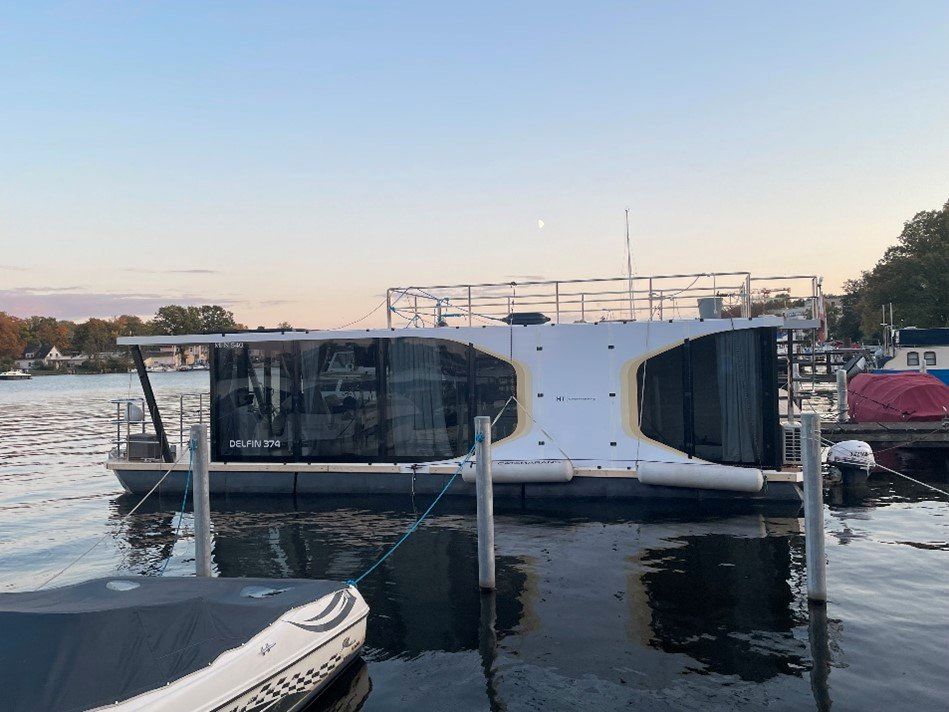 Traumhaftes Hausboot zu verkaufen-Eigenheimtraum auf dem Wasser