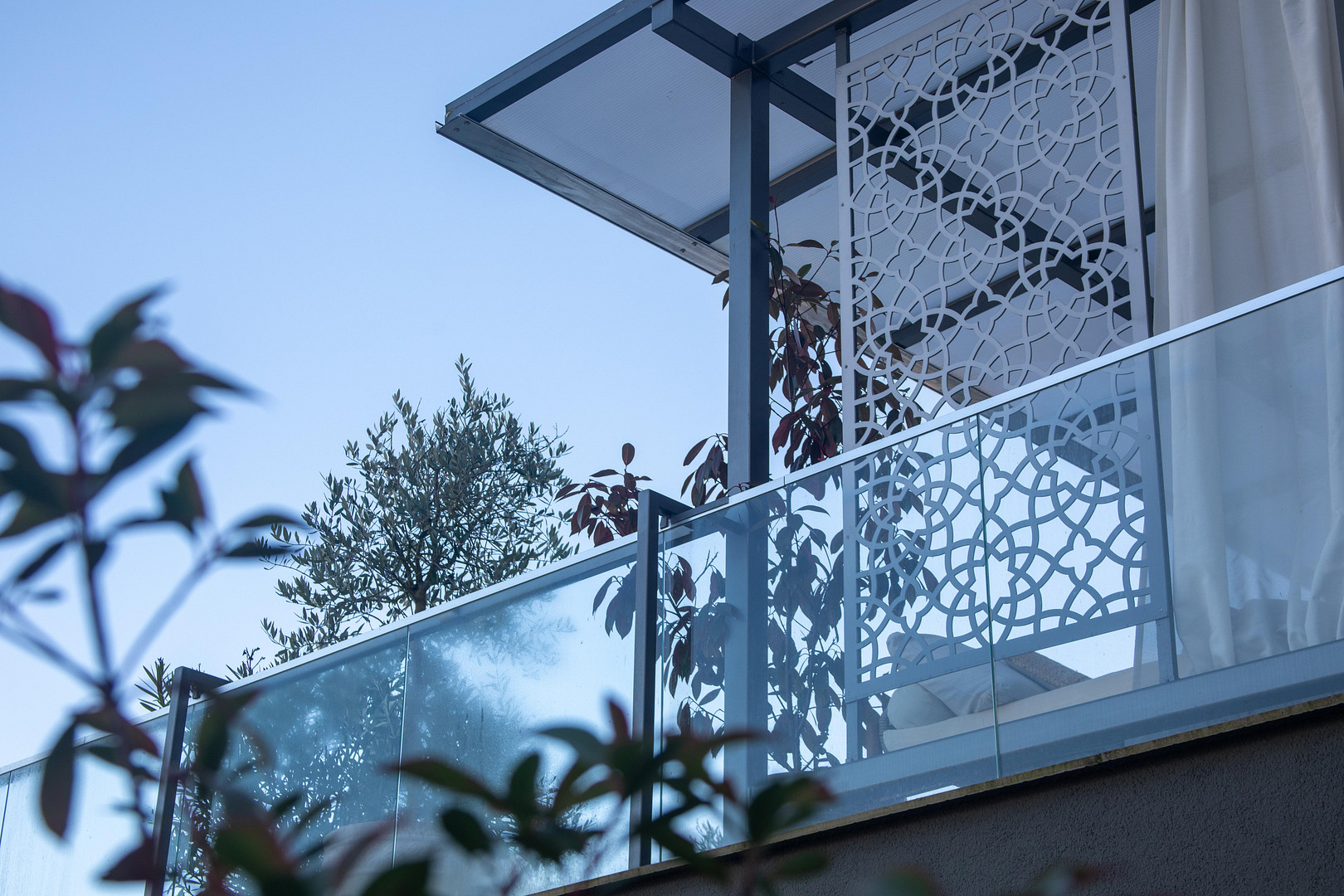 Design trifft Gemütlichkeit: Kernsaniertes Juwel mit Terrasse, High-End-Ausstattung, PV & Klima
