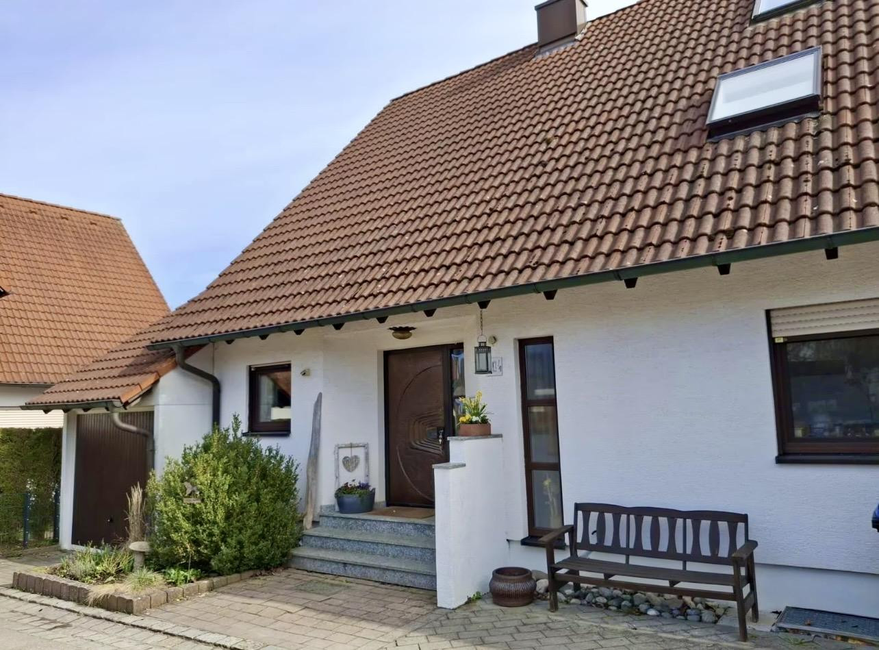 Gepflegte Doppelhaushälfte mit Einliegerwohnung in ruhiger Ortsrandlage von Ulm-Mähringen