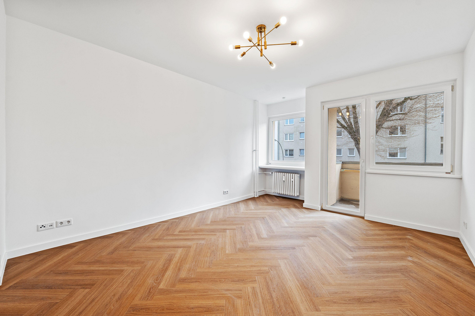 **Frisch renovierte** 2 Zimmer Wohnung am Tempelhofer Feld & S-Bahn Ring, Erstbezug nach Sanierung