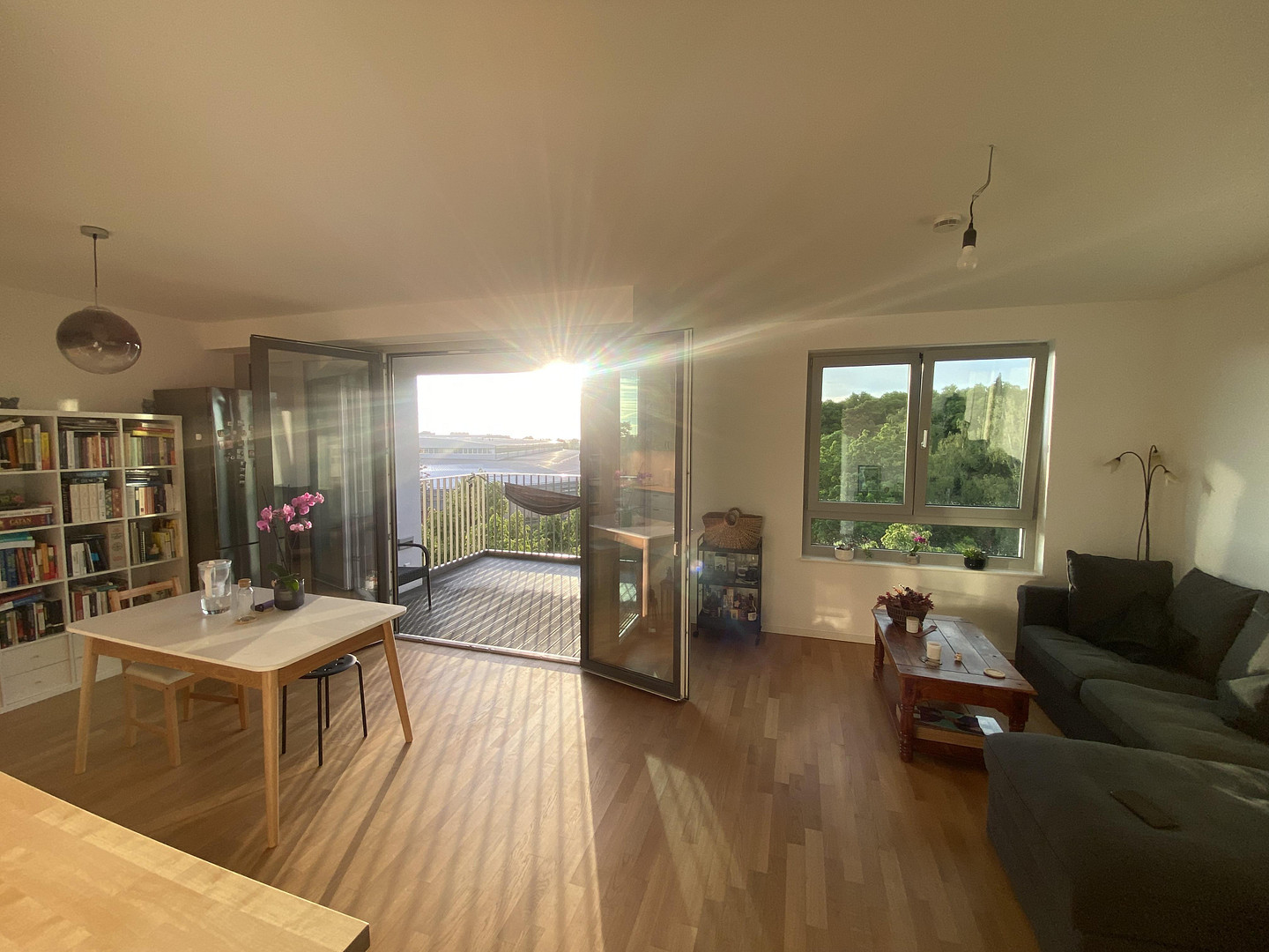 Luxus 4-Zimmer-Lichtoase 106m²| 2022| Panoramablick| 4.OG+Aufzug| 2 Bäder|2 Balkone| EBK|Tiefgarage