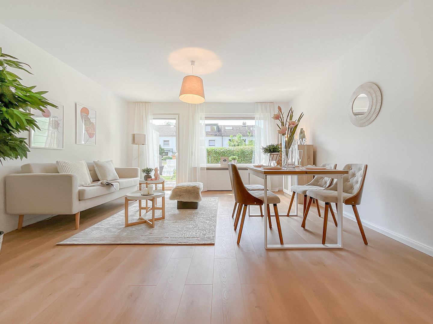 Drei Ebenen, viel Freiraum – renoviertes Reihenmittelhaus mit Garten - sofort bezugsfrei