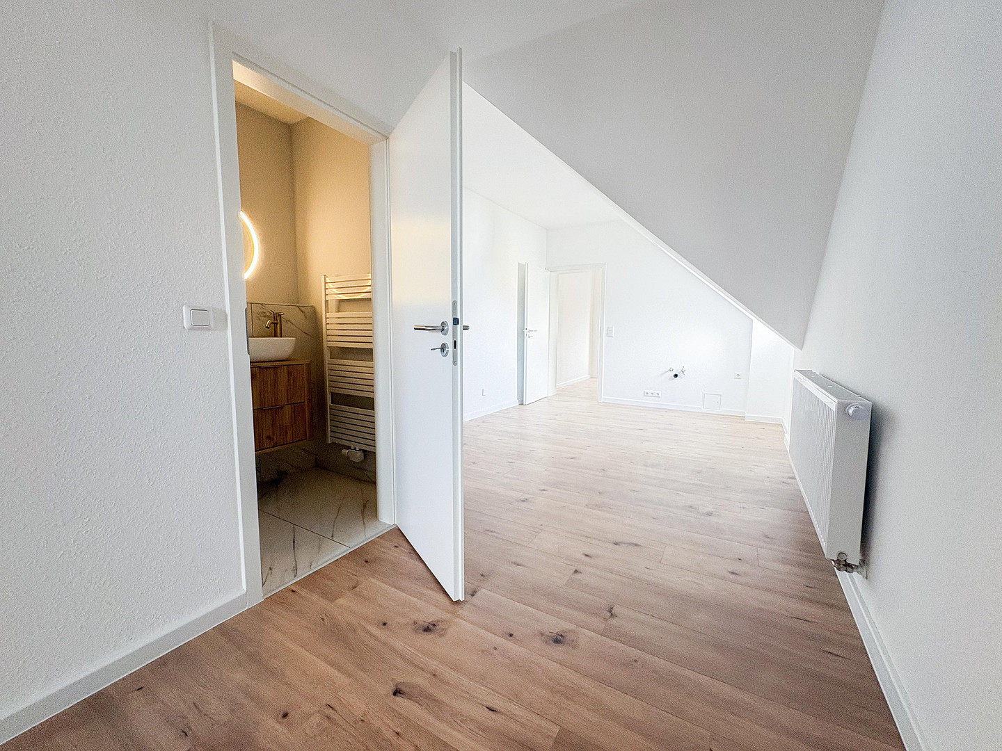 Erstbezug nach Kernsanierung | Stilvolle 2-Zimmer-Altbauwohnung | Provisionsfrei