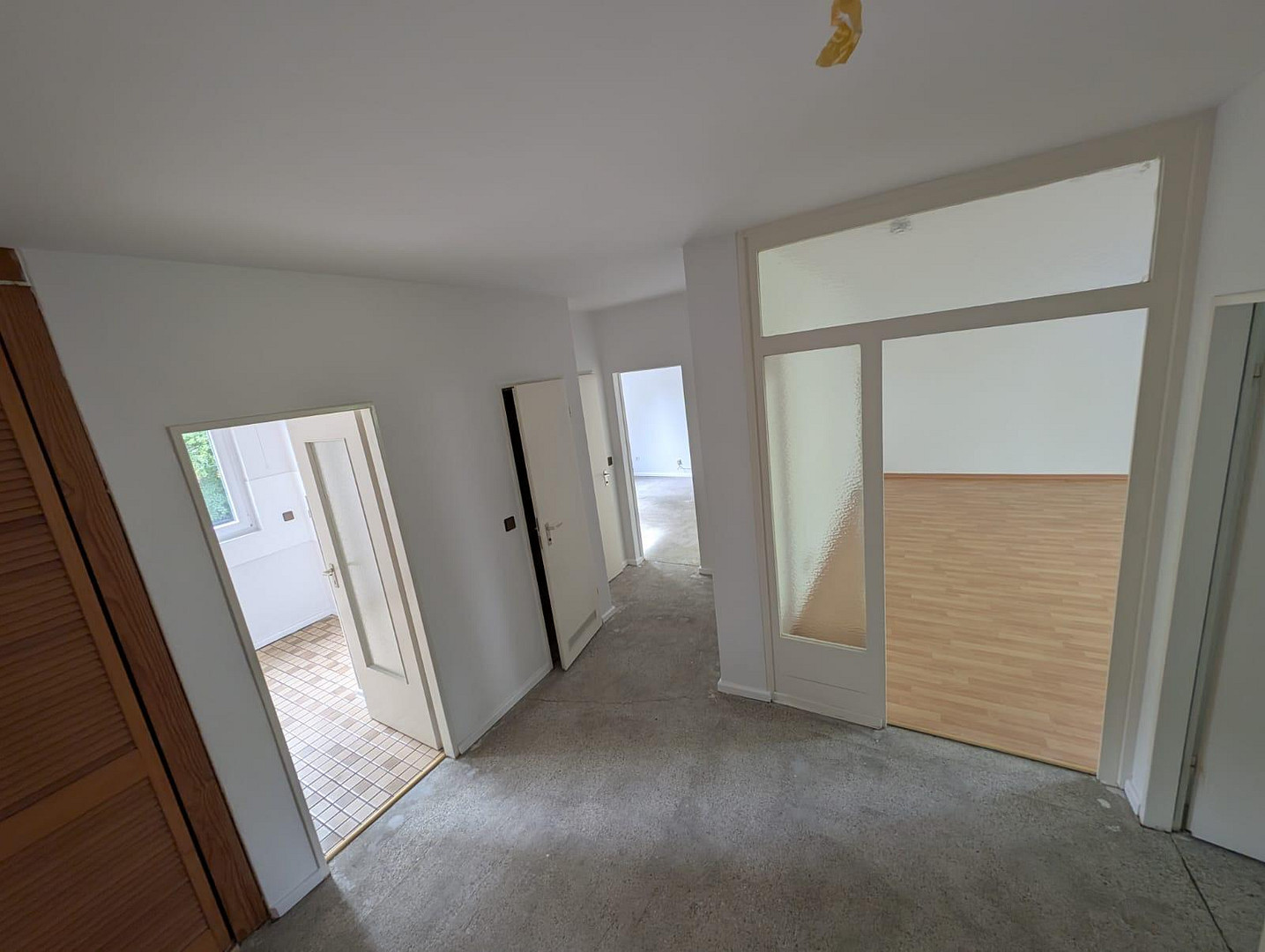 Sofort frei in Berlin-Steglitz: Helle 3-Zimmer-Wohnung mit Südbalkon + Stellplatz + provisionsfrei