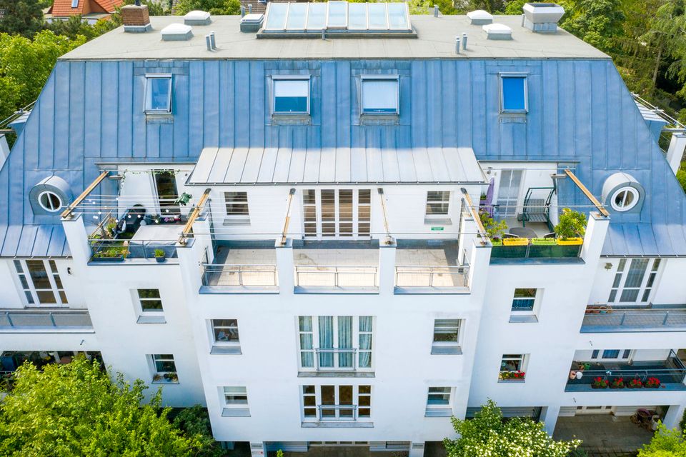 Solide vermietete Kapitalanlage: 2 Zimmer mit Terrasse & Garten - Buckow mit U-Bahn-Anbindung