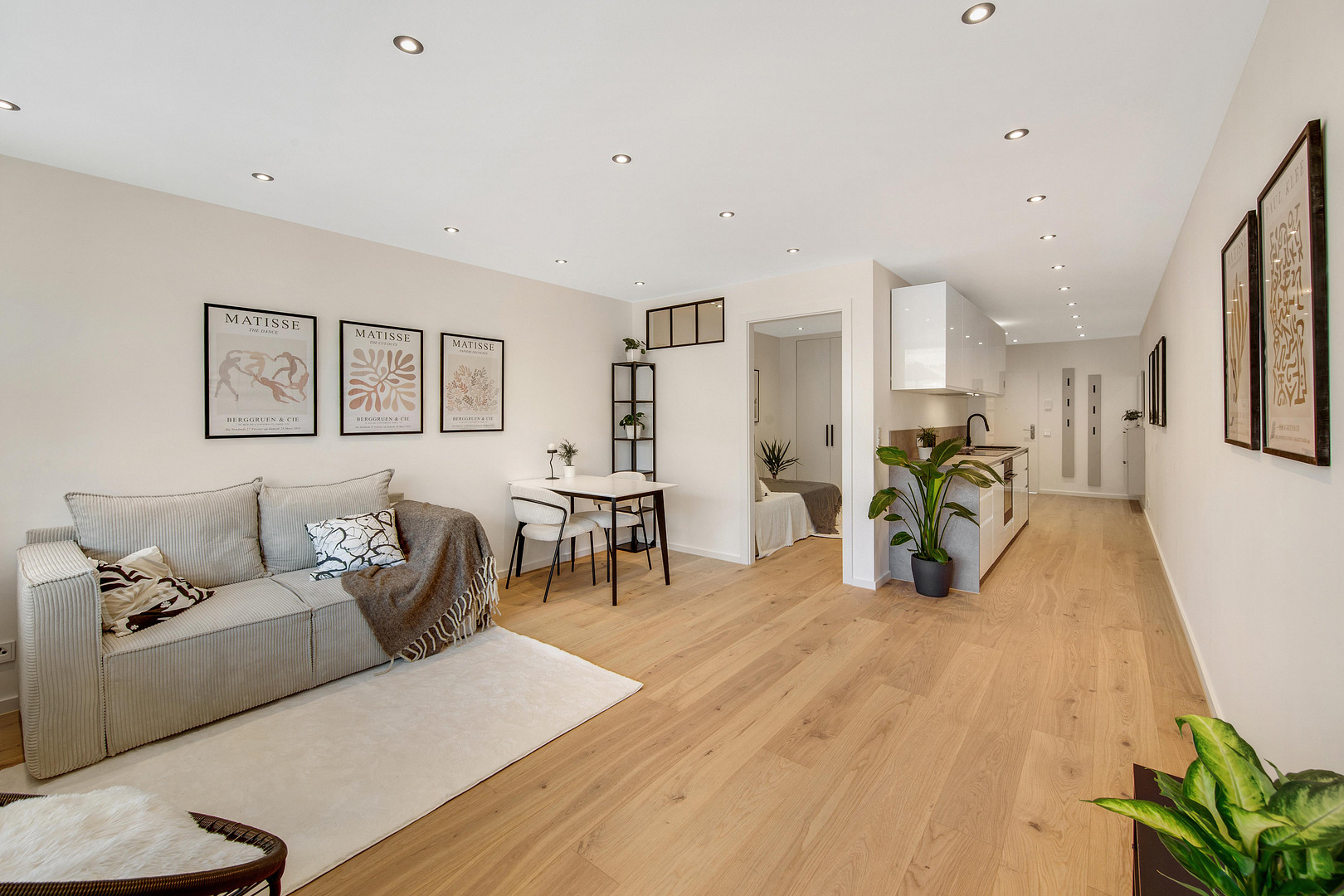 Erstbezug nach Kernsanierung: Exklusive Designerwohnung mit EBK, Balkon & TG-Stellplatz