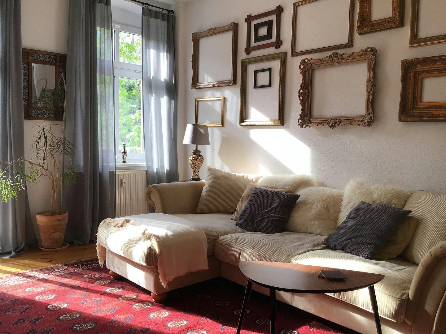Gepflegte 2-Zimmer-Altbauwohnung mit Balkon in Friedrichshain – von privat, provisionsfrei