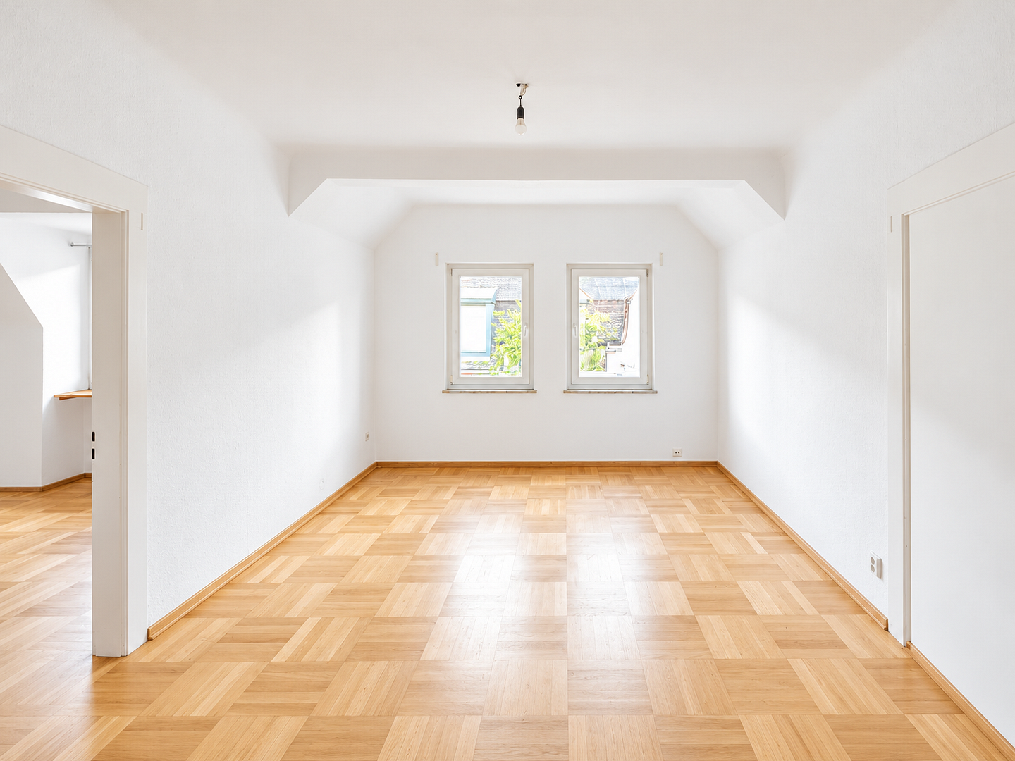 * 3 Zimmer Altbaucharme mit 100m² Rohdachboden als Ausbaureserve in Top-Lage! PROVISIONSFREI! *