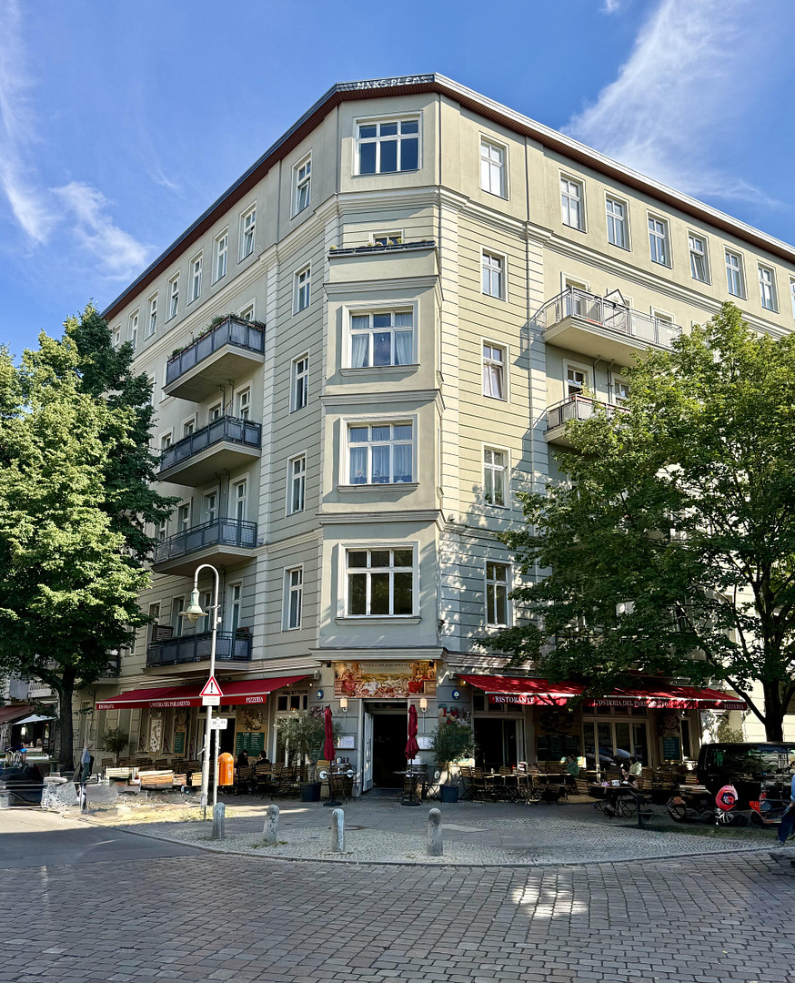 Provisionsfrei: 89m² Altbau am Helmholzplatz, Balkon, bezugsfrei