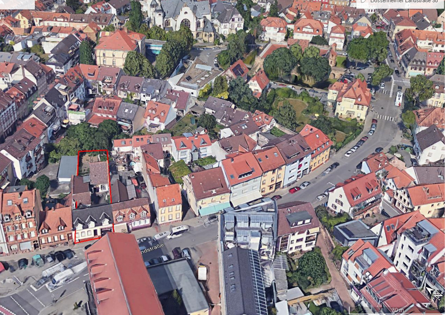 Attraktives Grundstück mit Zweifamilienhaus und umfangreichen Nebengebäuden