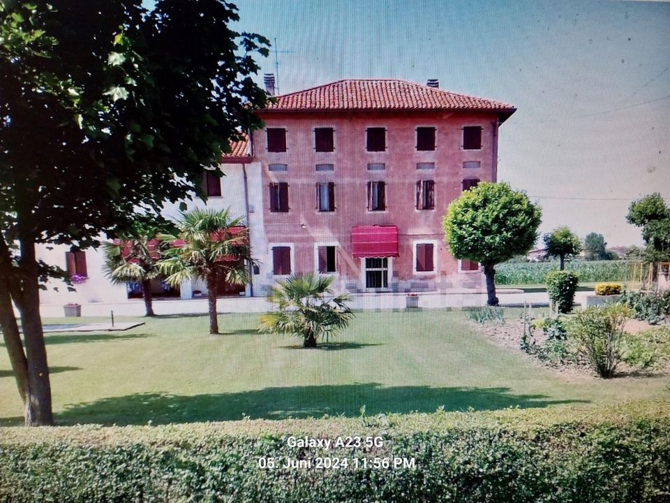 Feistehendes Bauernhaus ohne Nachbarn in San Stino di Livenza