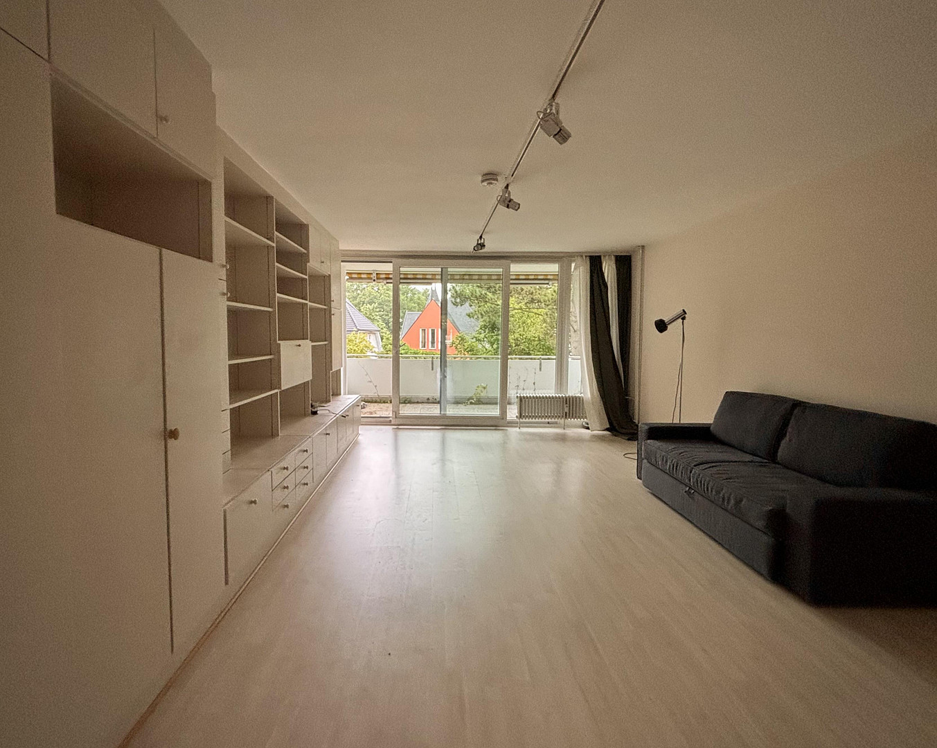 Komfortable 1,5 Zimmer in Blankenese mit Südbalkon und Tiefgarage
