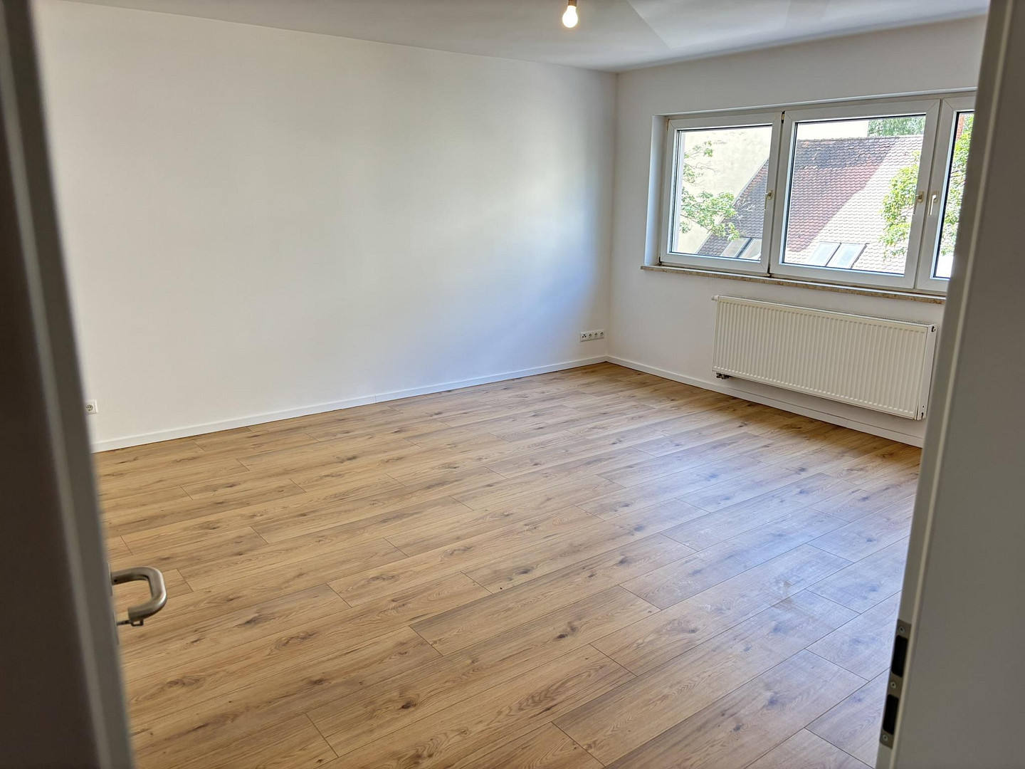 Sofort frei & ohne Provision - Renovierte 3-Zimmer-Wohnung mit Balkon – U-Bahn um die Ecke