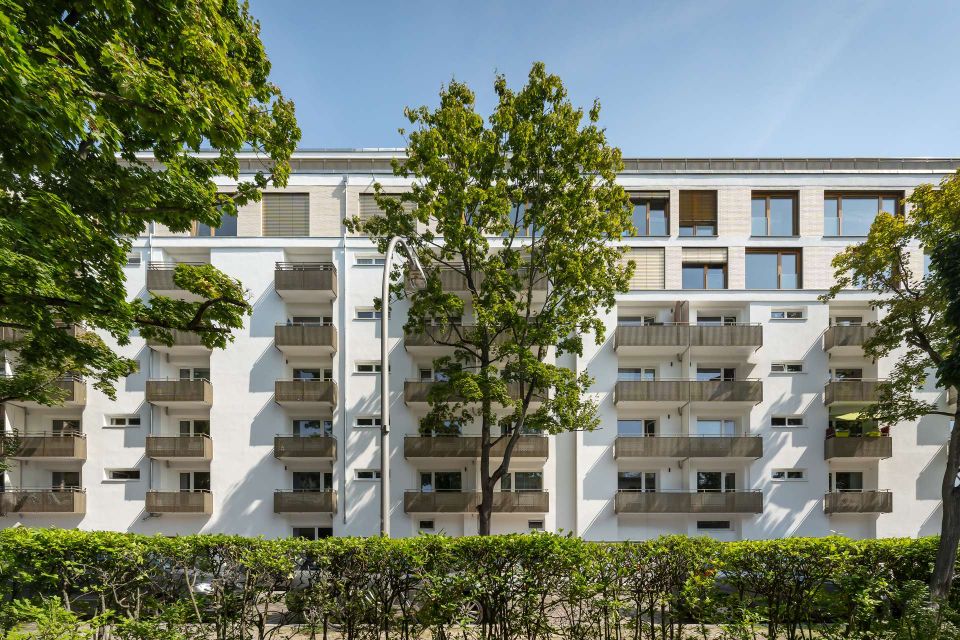 Vermietete 1,5-Zimmer-Eigentumswohnung mit Balkon in Berlin-Wilmersdorf