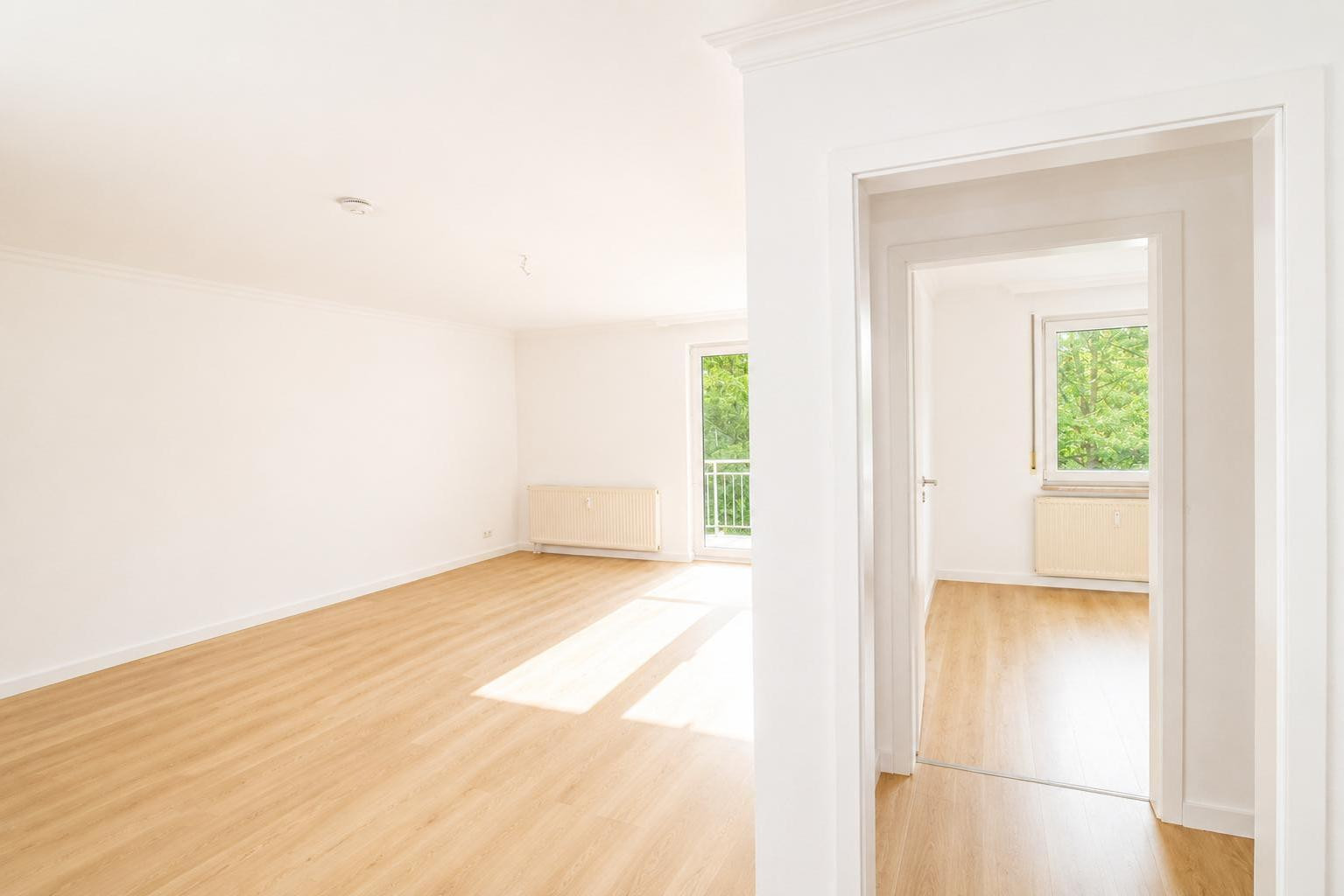 Erstbezug nach Modernisierung | 2-Zimmer-Wohnung mit Balkon, Aufzug & neuer Einbauküche