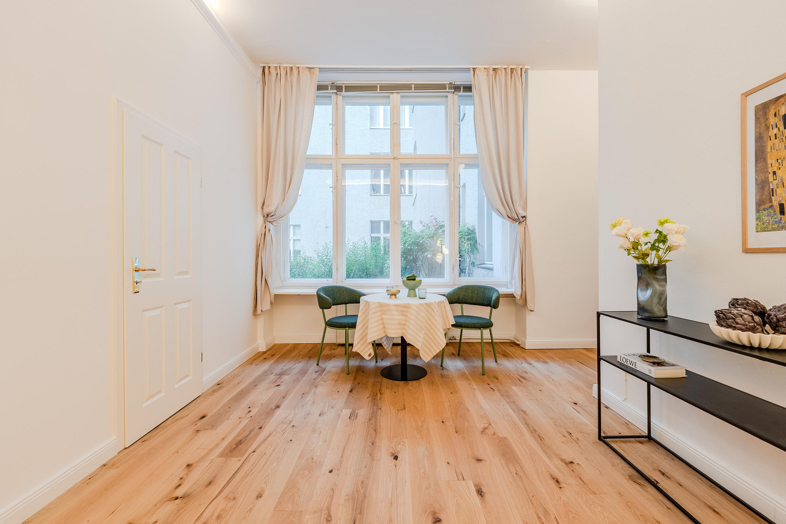 *PROVISIONSFREI* Bezugsfreie renovierte 2-Zimmer Altbauperle in hersschaftlichem Altbau in TOP-Lage