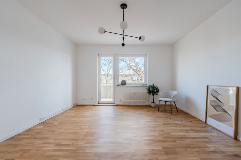 1-Zi.-Wohnung Lankwitz – saniert mit Gewährleistung, Balkon, Eichenparkett