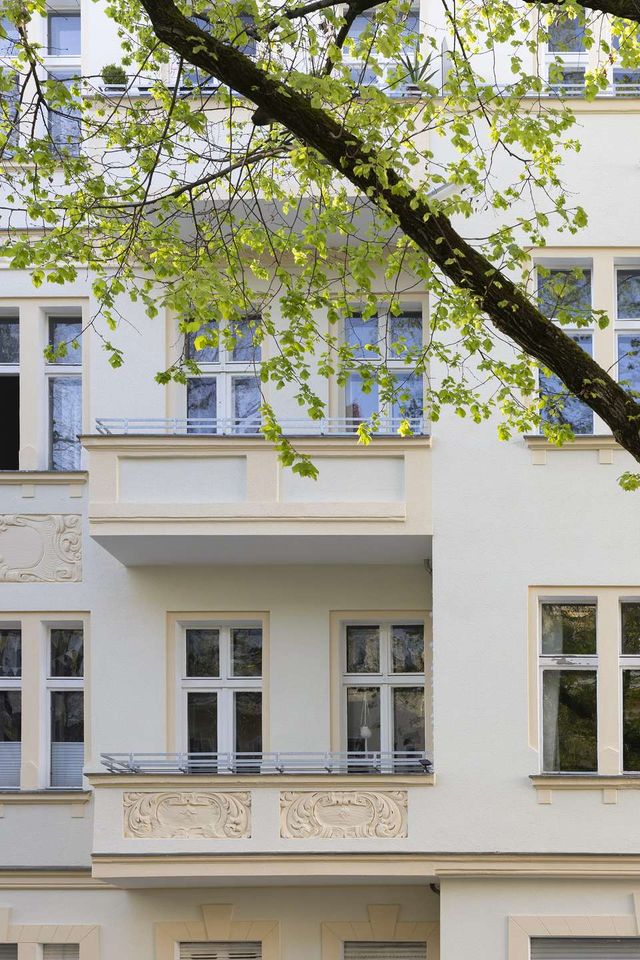 Provisionsfrei! Großzügige 4-Zimmer-Altbauwohnung auf zwei Ebenen mit Balkon in Berlin-Mariendorf!