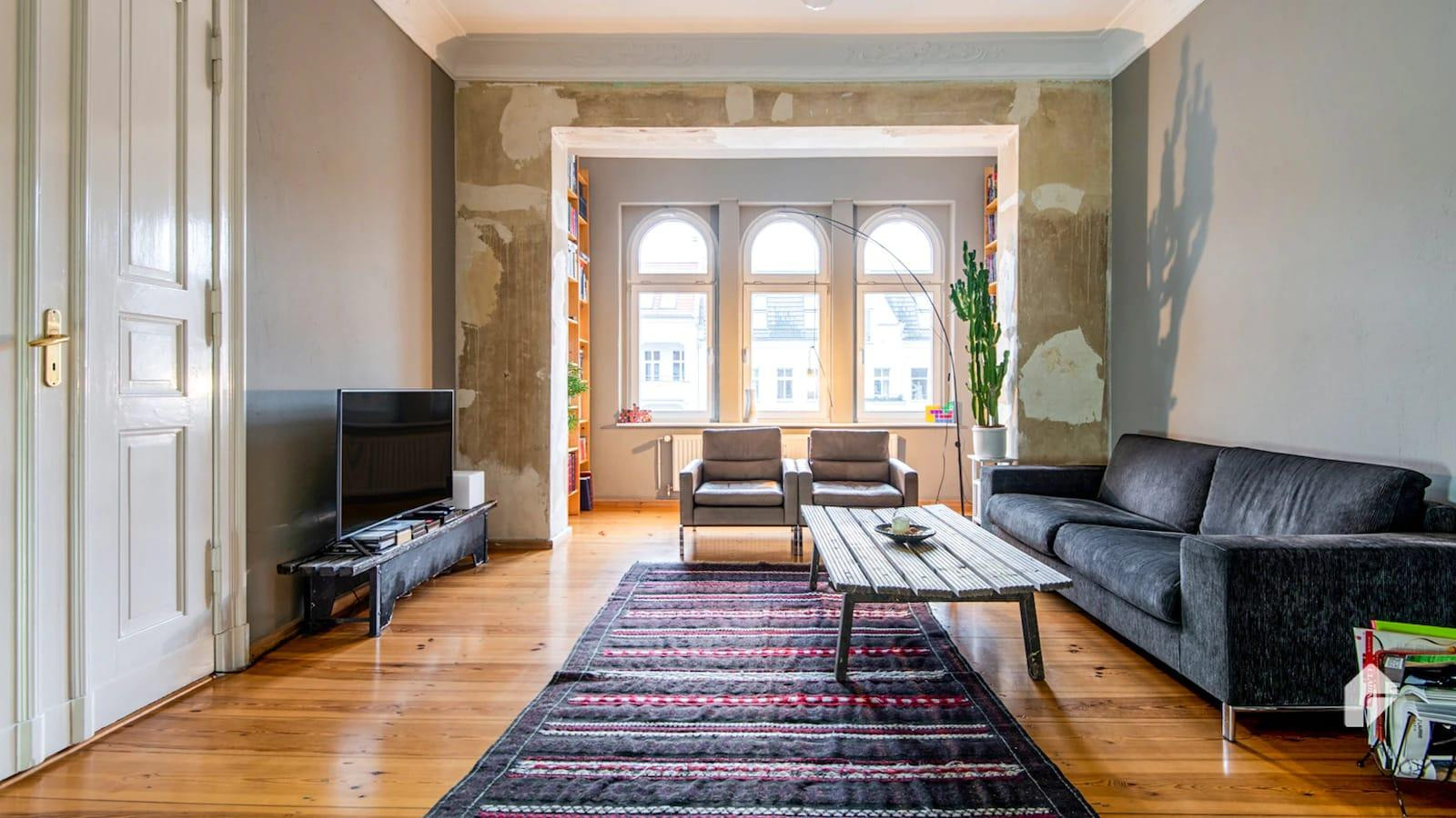 Provisionsfrei: Vermietete 111 m² Altbauwohnung mit 2 Südbalkonen im Helmholtz-Kiez
