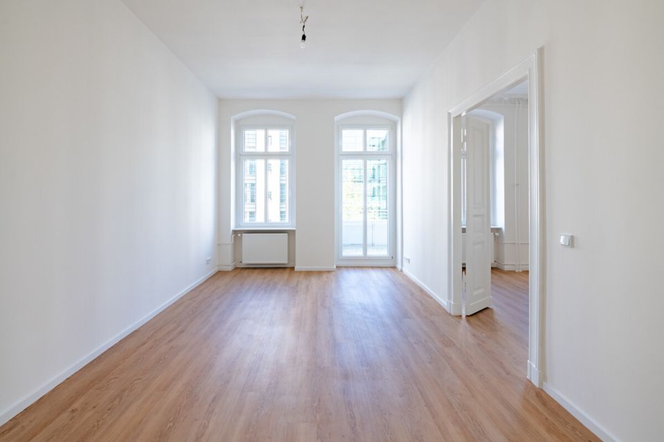 Bezugsfrei: Erstbezug nach kompletter Sanierung I Balkon I Parkett I Tageslicht-Badezimmer