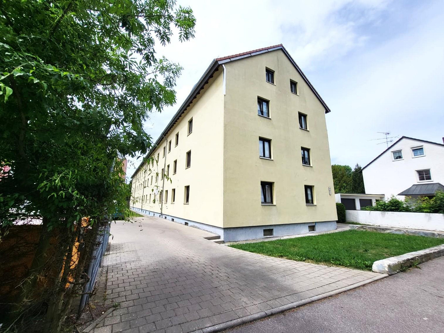 Renovierte 2-Zimmer-Wohnung in Augsburg-Lechhausen